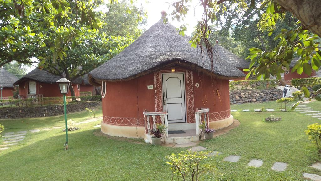 Kishkinda Heritage Resort Hampi Extérieur photo
