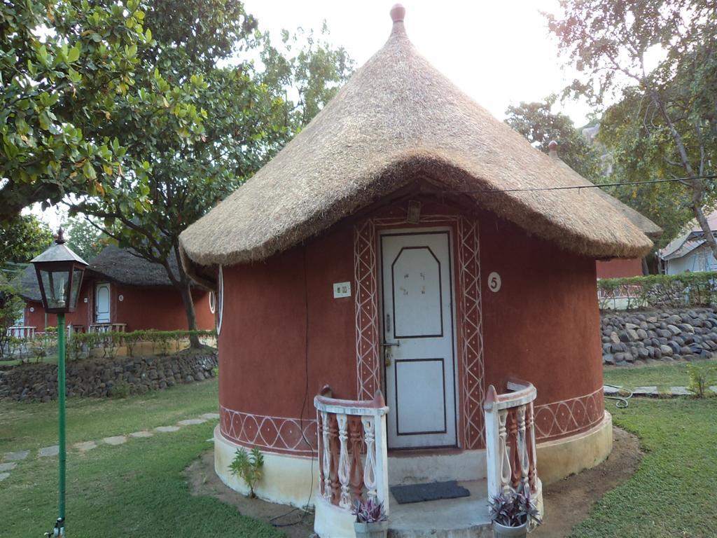 Kishkinda Heritage Resort Hampi Extérieur photo